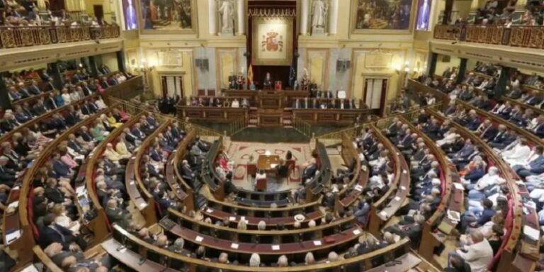 Congreso español pide al Gobierno de Sánchez que solicite orden de arresto contra Maduro