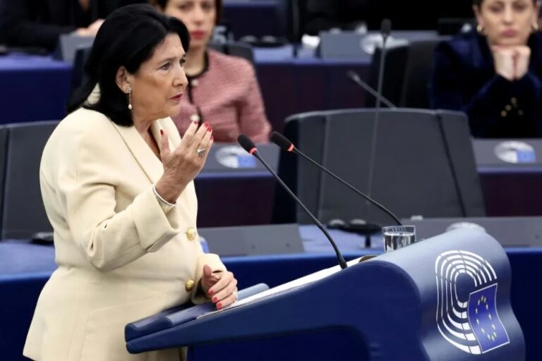 Presidenta de Georgia pide a la UE más apoyo a las protestas