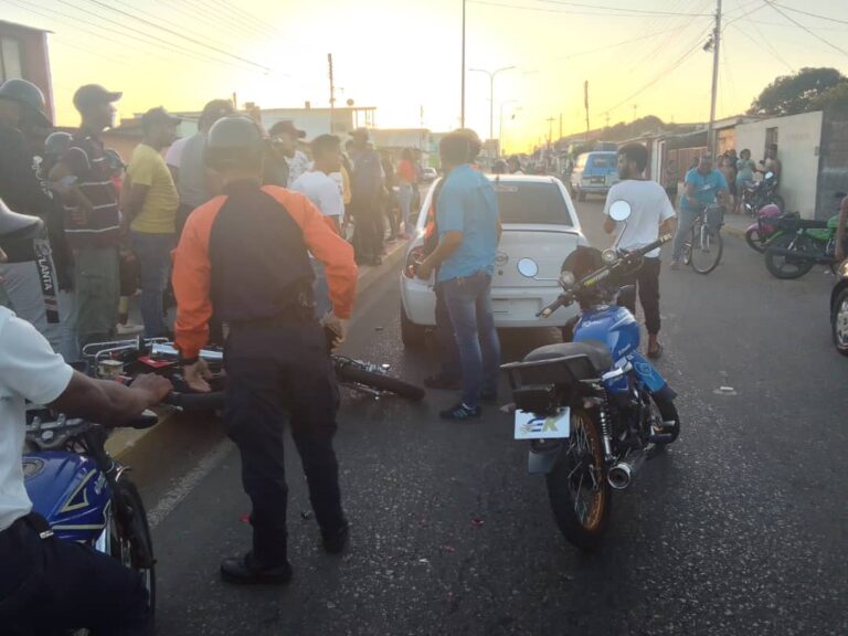 Motorizado queda lesionado en colisión contra vehículo en avenida Buchivacoa