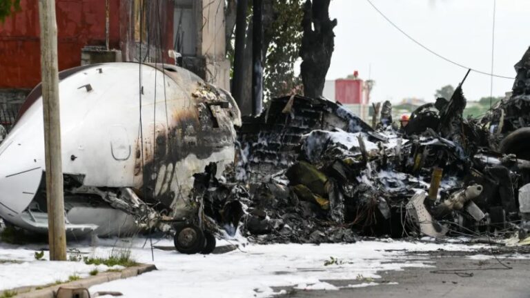 Dos muertos deja accidente de jet privado en Argentina