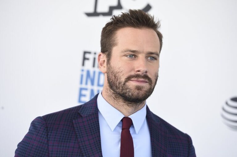 Armie Hammer será el protagonista de ‘The Dark Knight’