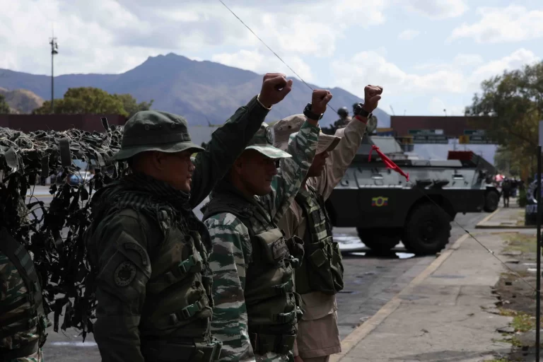 Ejecutan ejercicios militares Escudo Bolivariano 2025 en Puente Llaguno