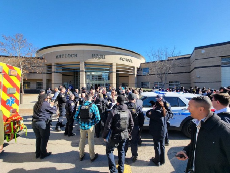 Dos estudiantes mueren en tiroteo en escuela de Nashville, Tennessee