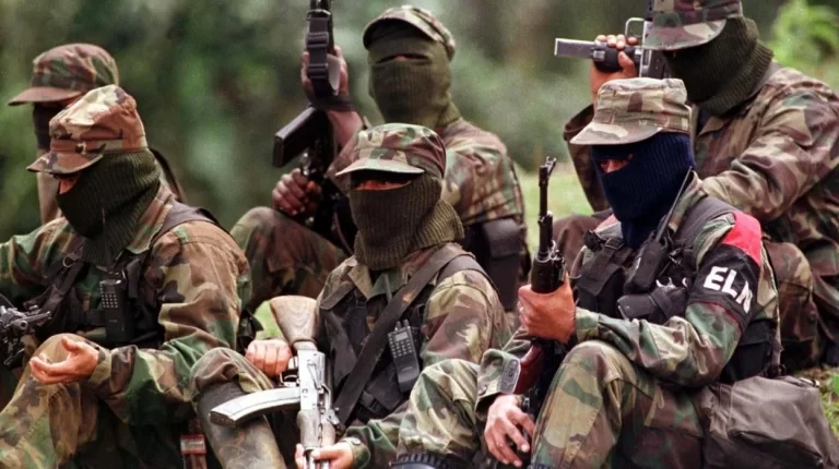 Más de 30 muertos por enfrentamientos entre ELN y disidencia de las FARC