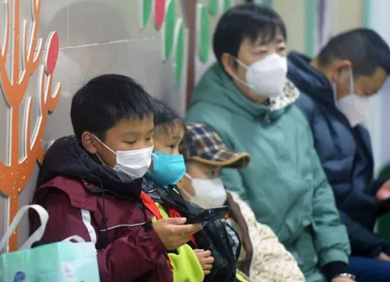 Disminuyen los contagios de virus respiratorio en el norte de China, según autoridades de salud