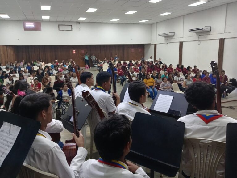 Sistema Nacional de Orquesta núcleo Pueblo Nuevo ofreció concierto a la Unefm del Municipio Falcón