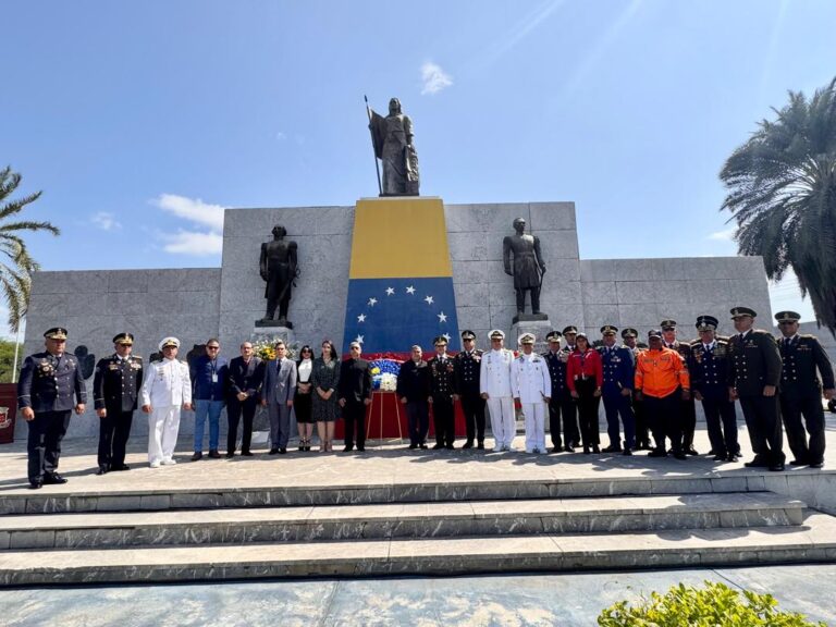 Honores por el 166 aniversario del Día de la Federación