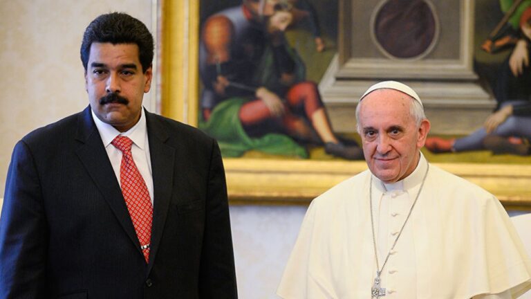 Maduro elevó oraciones por la pronta recuperación del papa Francisco